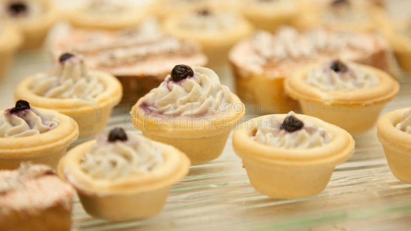 速冻食品与新鲜食材的营养成分存在一定差异，主要表现在以下几个方面：